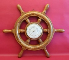 Baromètre allemand vintage Fischer en forme de gouvernail en bois - déco marine