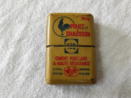 Ancien briquet essence - à,