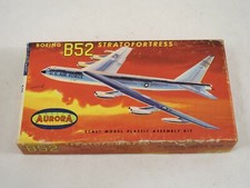 AURORA n° 494-49 avion B52 Stratofortress kit 1/270 jamais monté en boîte