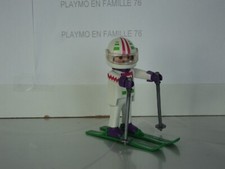 PLAYMOBIL vintage city skieur skis casque et combinaison set 3682 de 1992 #1