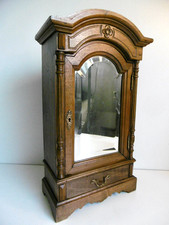 TRÈS BELLE ARMOIRE DE POUPÉE ANCIENNE EN NOYER MASSIF - XIXème - Ht 42 cm