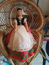 Ancienne poupée folklorique