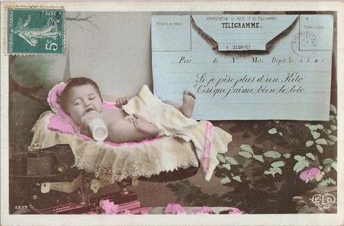 Bebe biberon dans couffin - bebe,