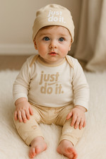 ensemble nike bébé neuf avec