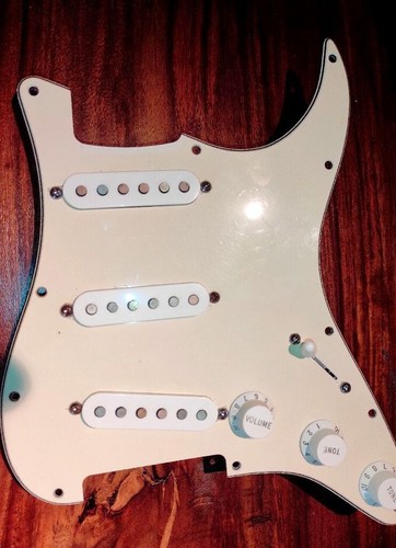 Pickguard fender stratocaster - fender,