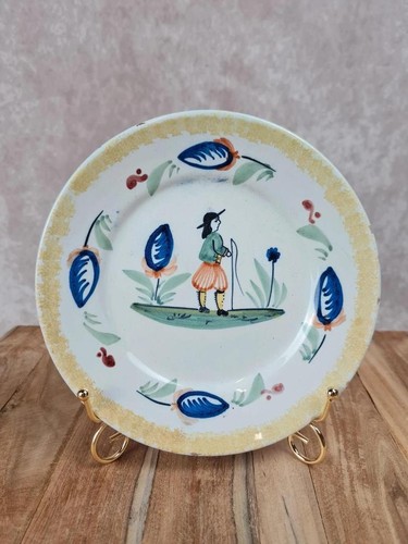 Assiette ancienne signée - , hb