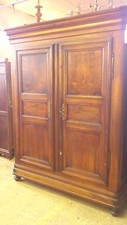 ARMOIRE ALSACIENNE EN NOYER
