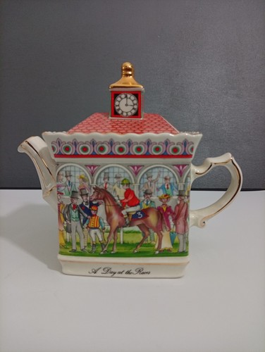 Théière ancienne porcelaine