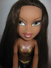 POUPEE BRATZ  MGA 2003 30 CM ASSISE POUPEE POUR FAIRE SES ONGLES