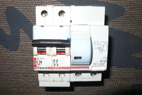 Disjoncteur differentiel - disjoncteur,