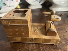 Distributeur à Cigarettes en Bois