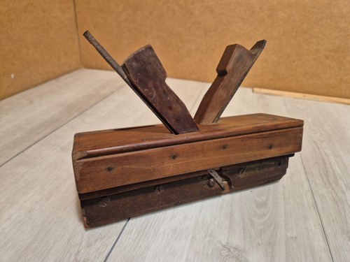 Ancien rabot fers - ,