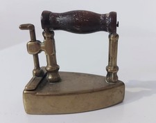Jouet ancien miniature petit fer à repasser lingot laiton vintage