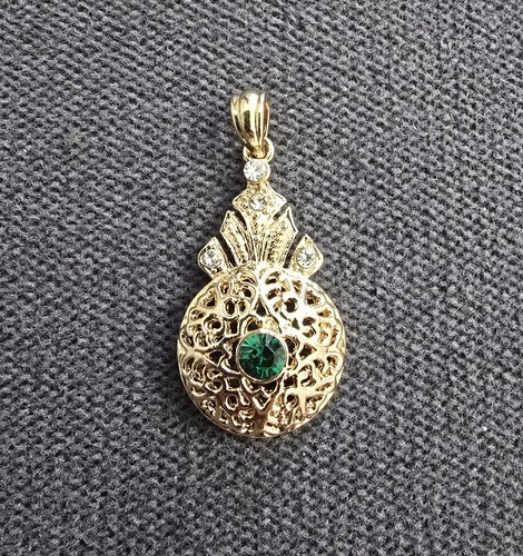 Pendentif doré style - , oriental