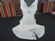 Jolie combinaison fond - de, robe