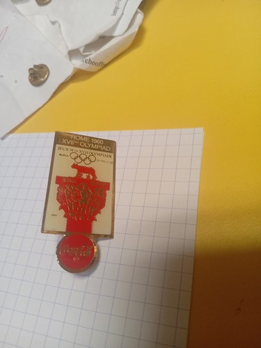 Pin coca cola - pin's, jo