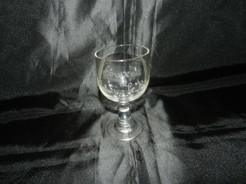 Ancien verre soufflé pied - verre,