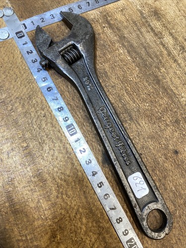 621 old tool outil - old,