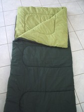 Sac de couchage vert QUECHUA de chez Décathlon S15 L en très bon état
