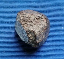 Météorite 24 gr, 30 mm, Chondrite NWA non classée, Algérie, lot n° 04