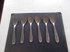 6 cuillères à glace, en inox, modèle coquille.