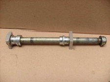 axe de roue arriere pour Triumph SPEED FOUR 600