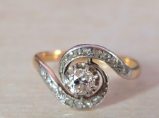 ANCIENNE  BAGUE OR JAUNE  18K AVEC  SOLITAIRE