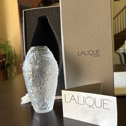 Lalique violeta crystal - "violeta",