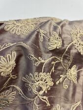 Tissu soie brodée de roses coloris Moka vendue au mètre
