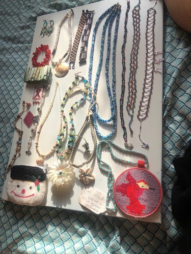 Lot jewlery necklaces - of,