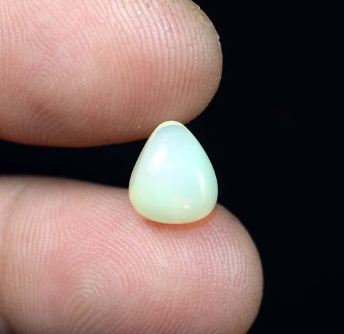 Cts cabochon de poire - 2.30, cts.