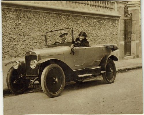 Automobile circa 1900 - circa, 1900-1920