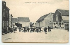 BOISSEAUX - Place du Carrefour - 9516