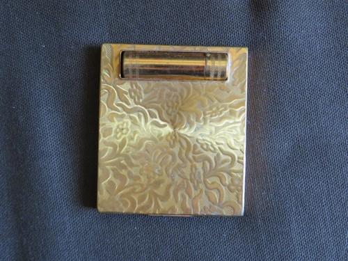Ancienne boite poudrier rouge