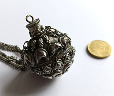 Flacon pendentif metal argente ancien parfum / Antique silvered perfume pendant
