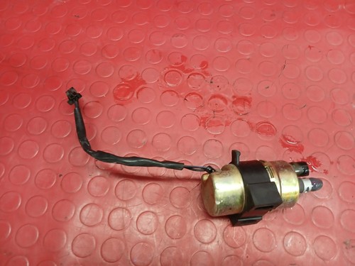 Pompe essence carburant - À,