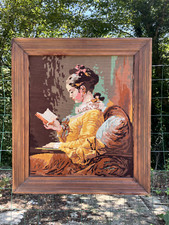 Canevas fait mains - La liseuse  . En bois et tissus