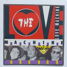 THE LOVE MACHINE Love machine 889 318 7 PY 102 rrr