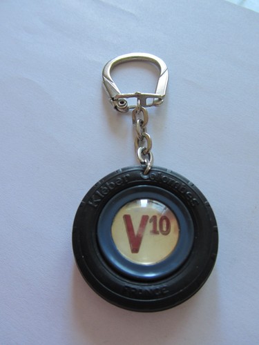 Porte clef pneu kleber - clef,