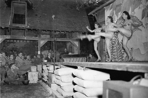 Ww2 photo french cancan à - -,