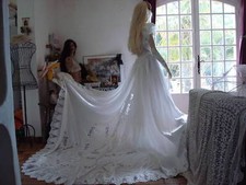 ROBE DE MARIEE ANCIENNE TRAINE PERLES BRODERIES