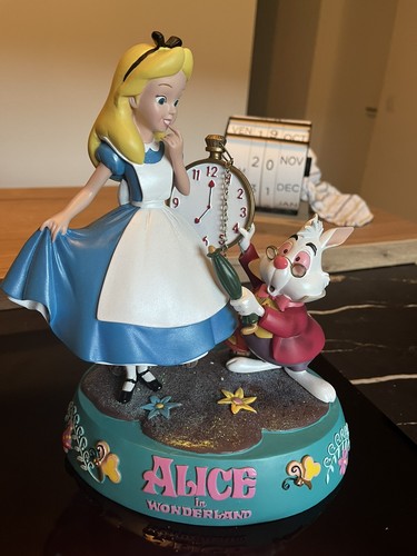 Medium figurine alice aux - alice,
