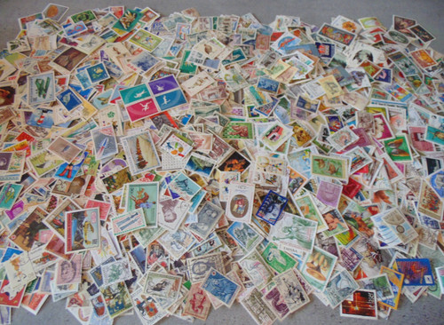 Lot 1500 timbres monde - du,