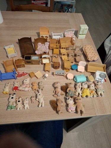 Lot personnages sylvanian - personnages,