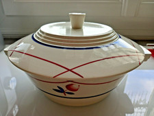 Soupière avec son couvercle