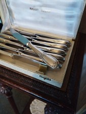 12 Couteaux à Entremets