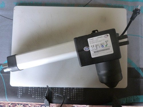 Moteur releveur pour - un,