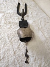 Ancienne Cloche de vache, Toupin avec embase en Fer à cheval