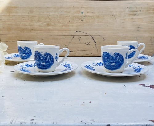Ensemble tasses avec - de, 4