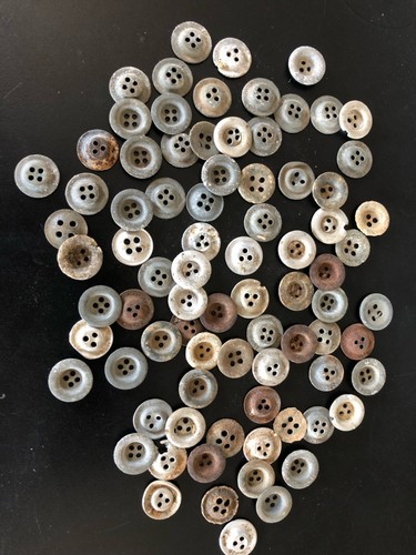 Lot boutons equipements - boutons,